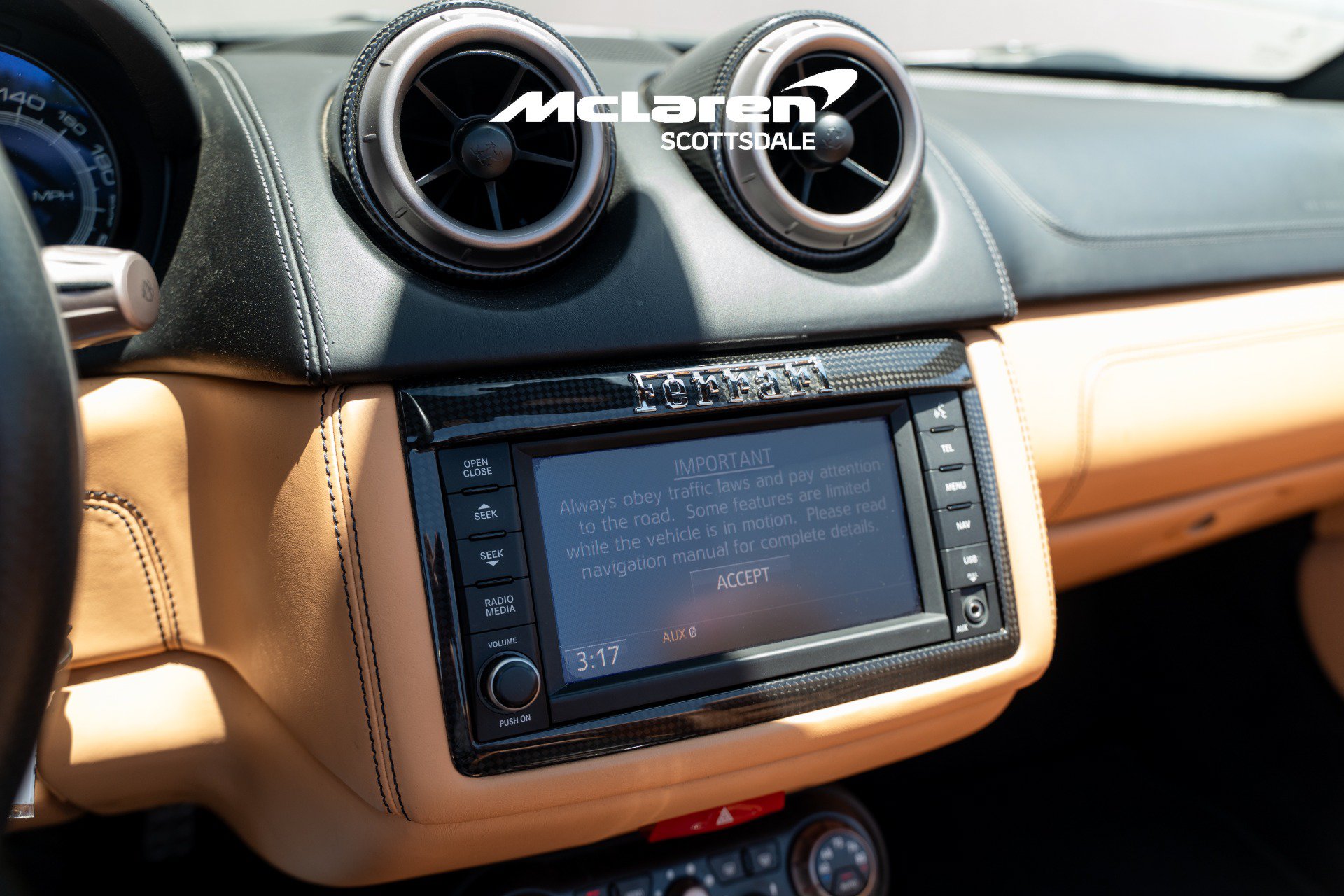 Used 2014 Ferrari California RWD image 16