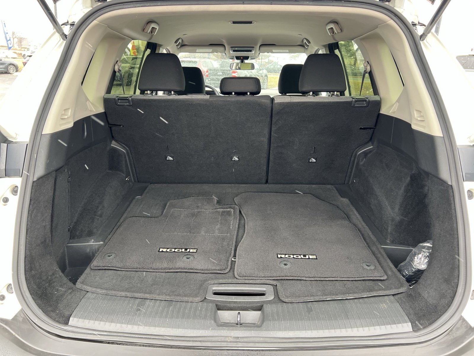 Used 2023 Nissan Rogue SV image 24