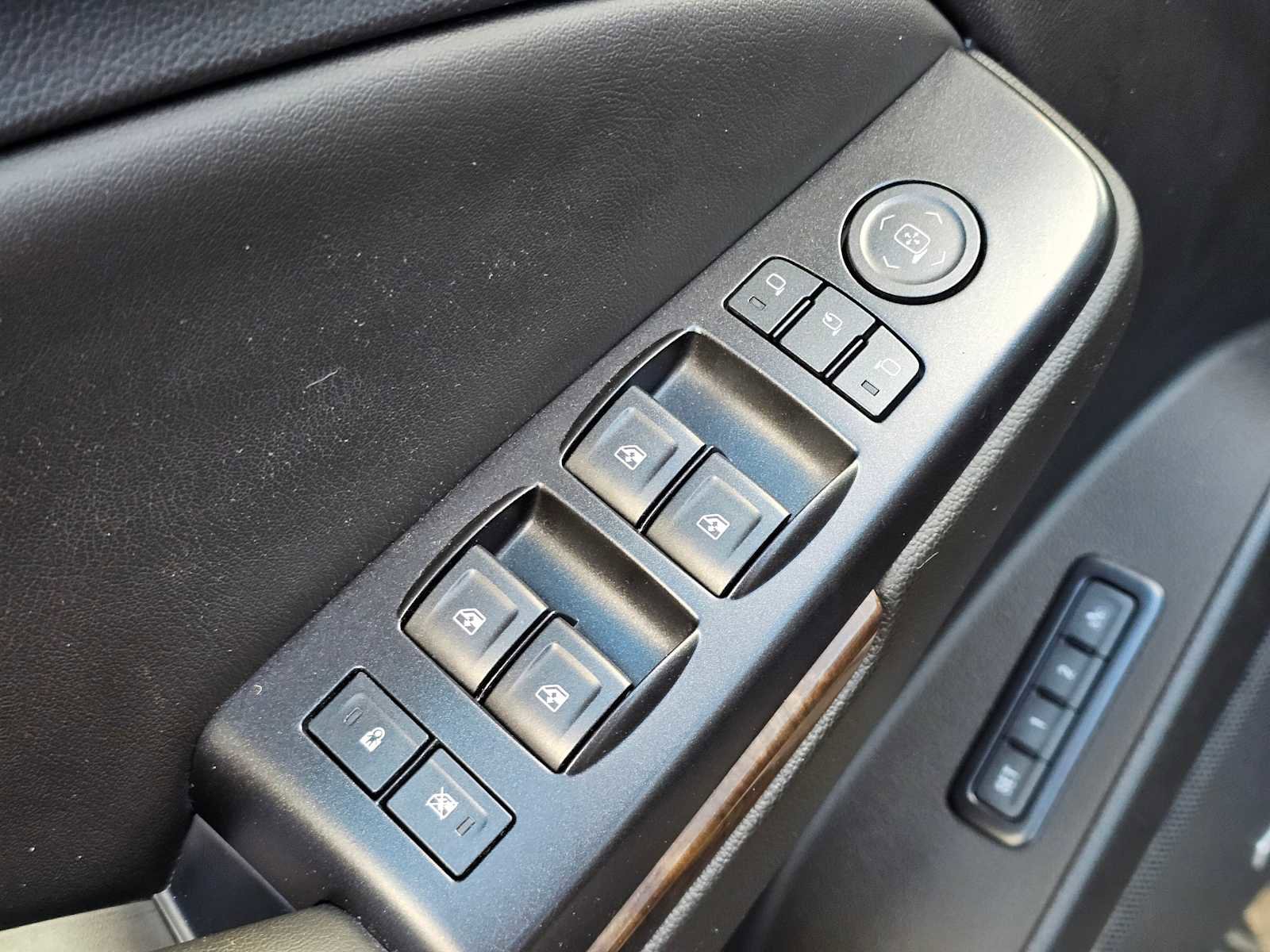 Used 2017 Chevrolet Tahoe LT image 23