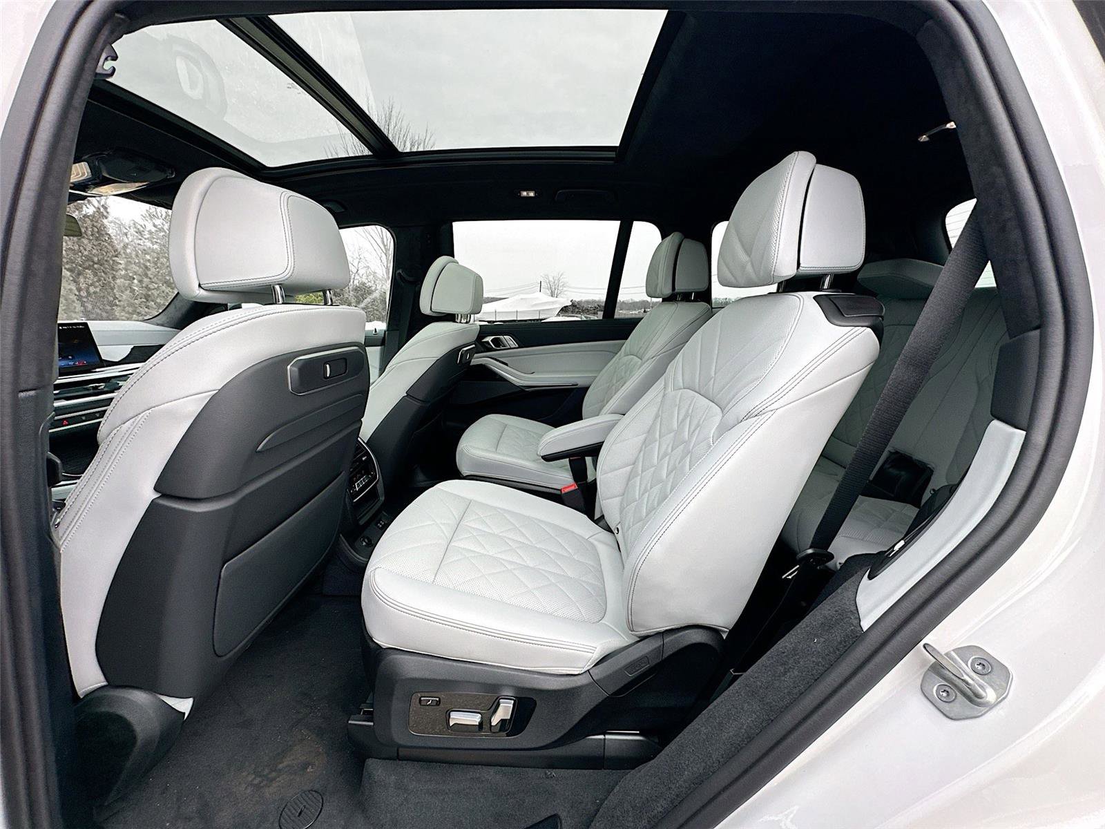 New 2026 BMW X7 xDrive40i w/ M Sport Package image 26