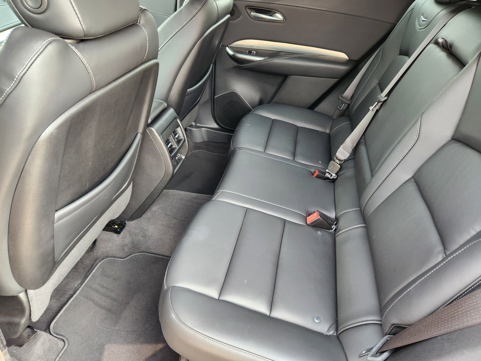 Certified 2023 Cadillac XT4 Premium Luxury w/ Enhanced Visibility Package image 12