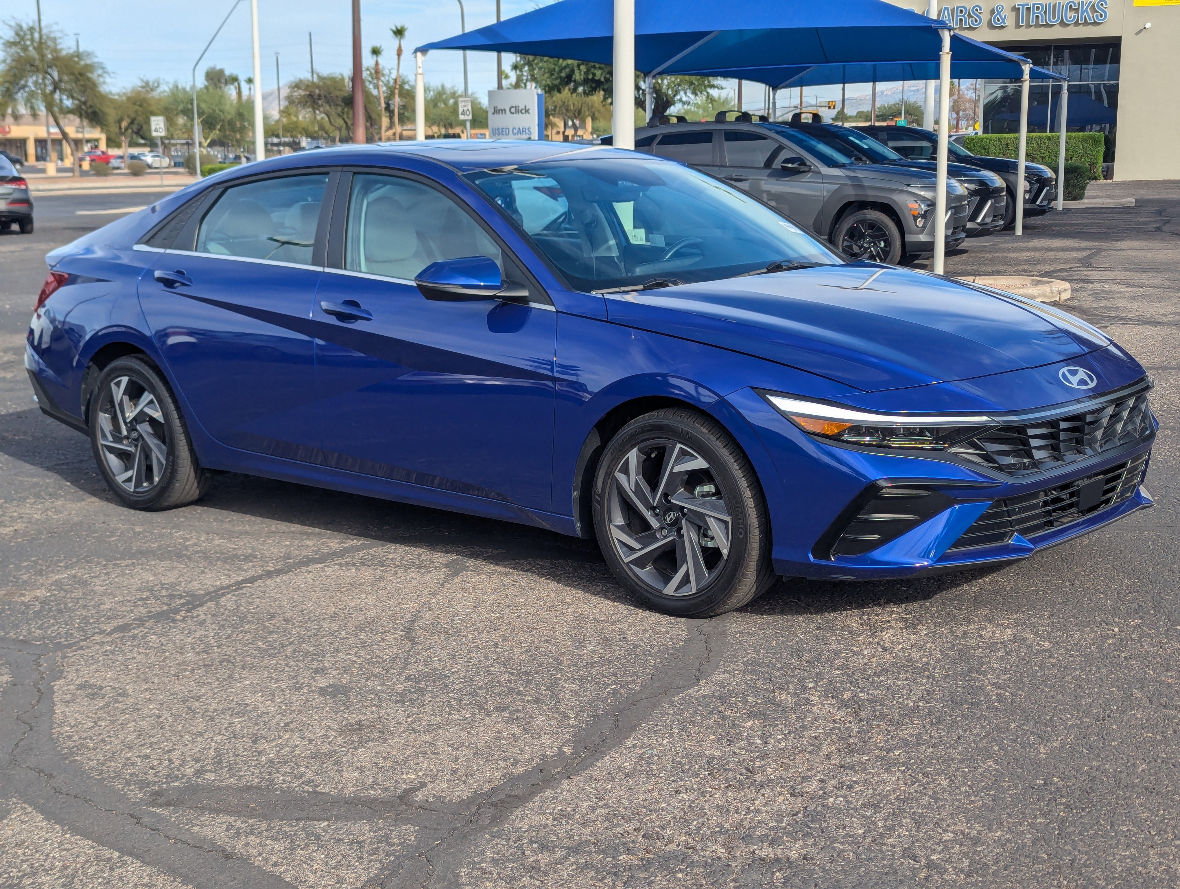 Certified 2025 Hyundai Elantra Limited w/ Cargo Package