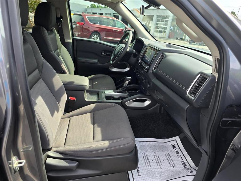 Used 2023 Nissan Frontier SV w/ Technology Package AWD/4WD image 14