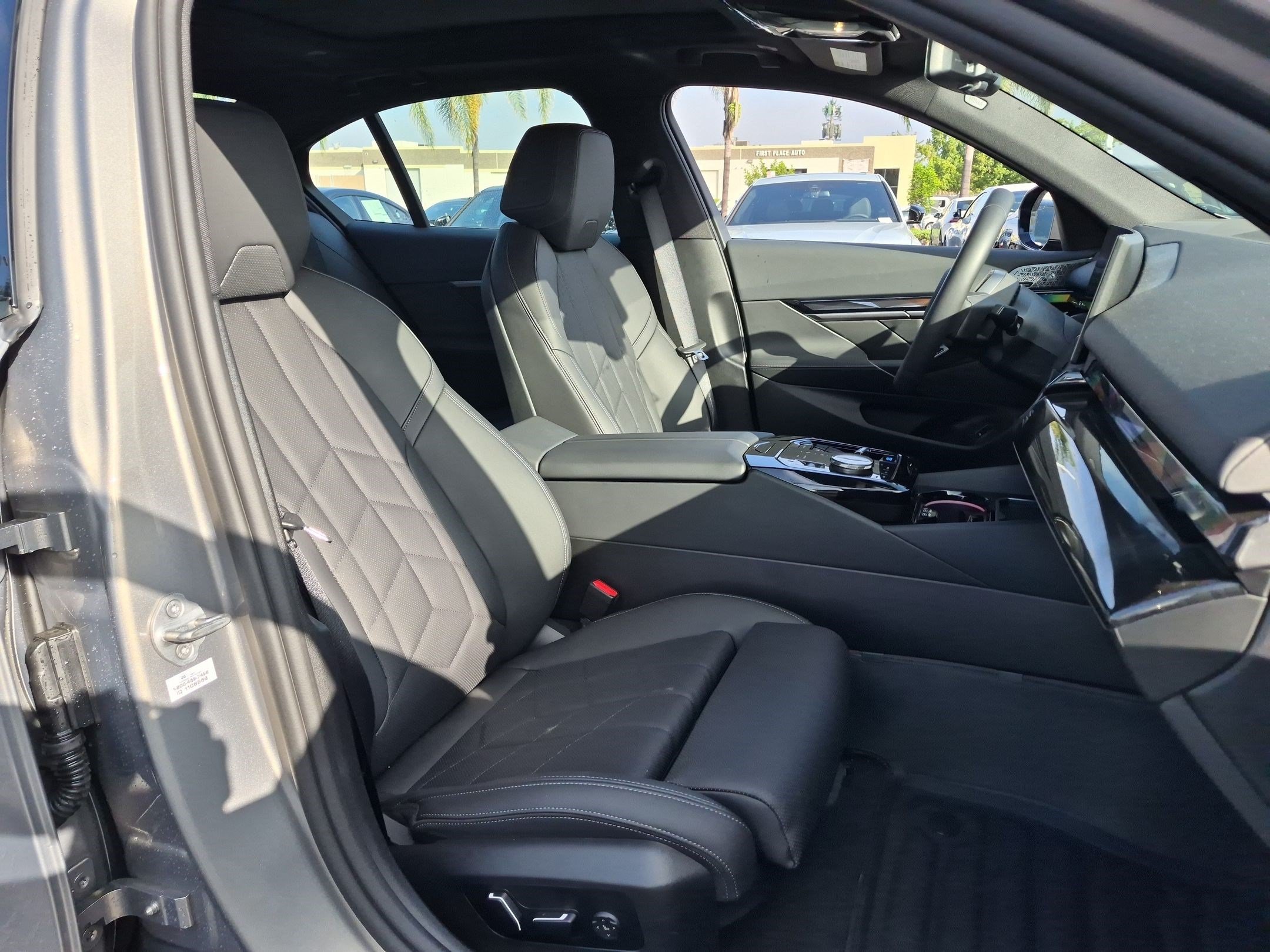Used 2024 BMW i5 eDrive40i w/ M Sport Package RWD image 31