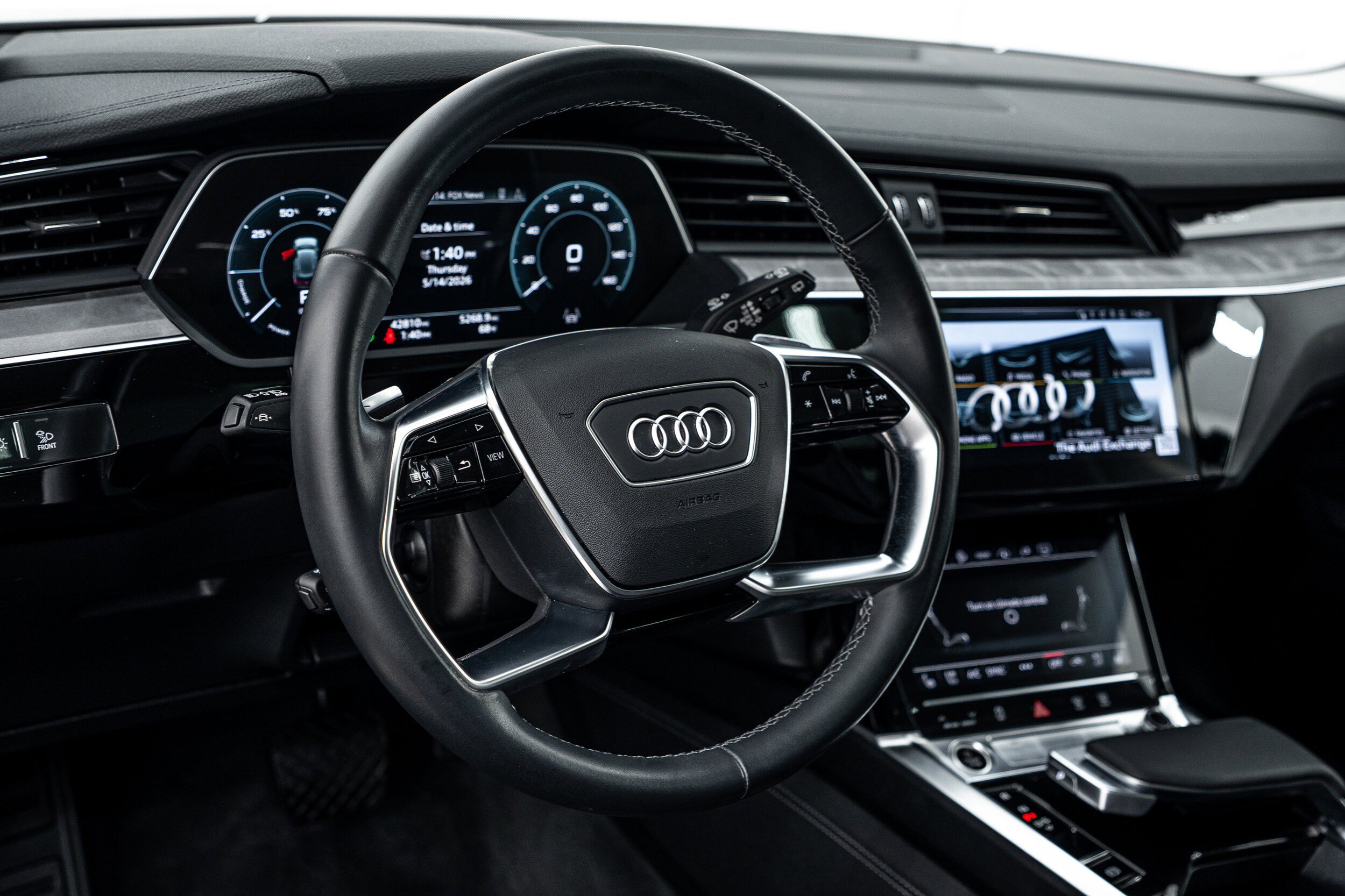 Certified 2024 Audi Q8 e-tron Premium Plus w/ Premium Plus Package AWD/4WD image 10