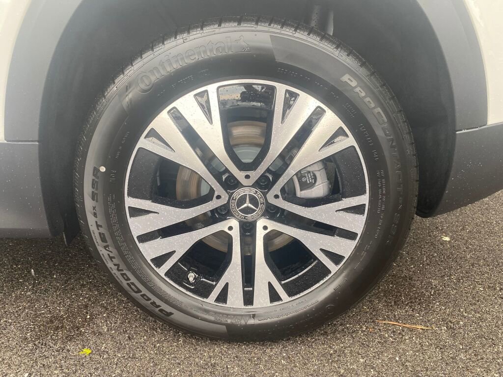 New 2025 Mercedes-Benz GLB 250 4MATIC image 13