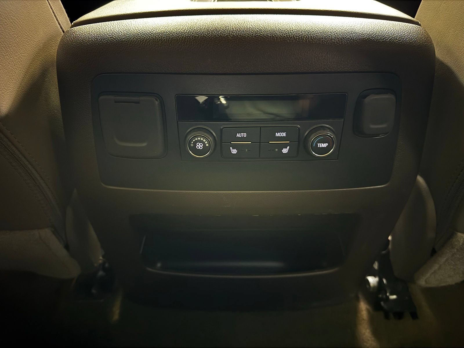 Used 2018 GMC Yukon Denali AWD/4WD image 33