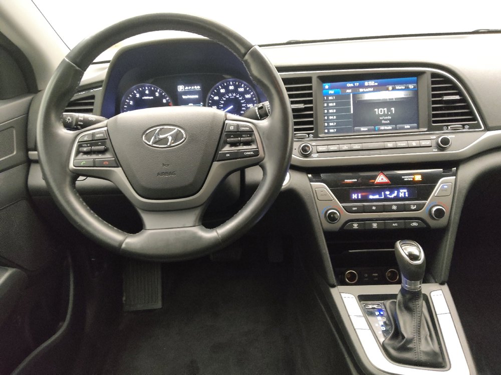 Used 2017 Hyundai Elantra Limited w/ Limited Tech Package 04 image 22