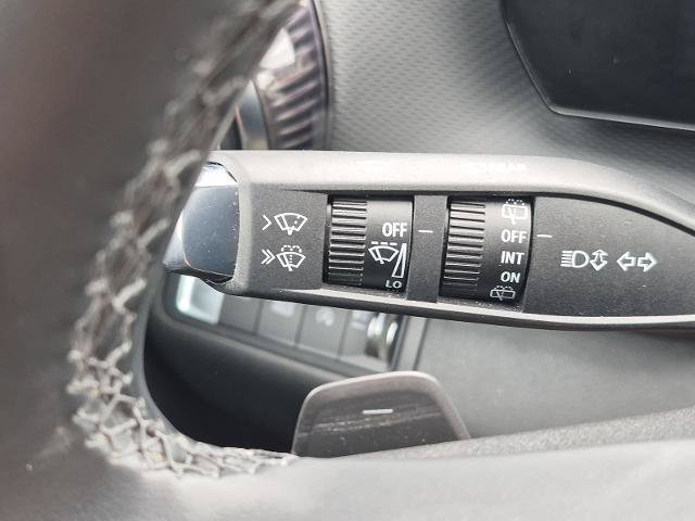 Used 2025 Chevrolet Equinox LT w/ Safety and Technology Package AWD/4WD image 25