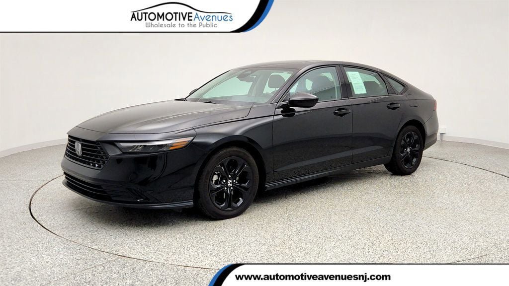 Used 2025 Honda Accord SE image 1