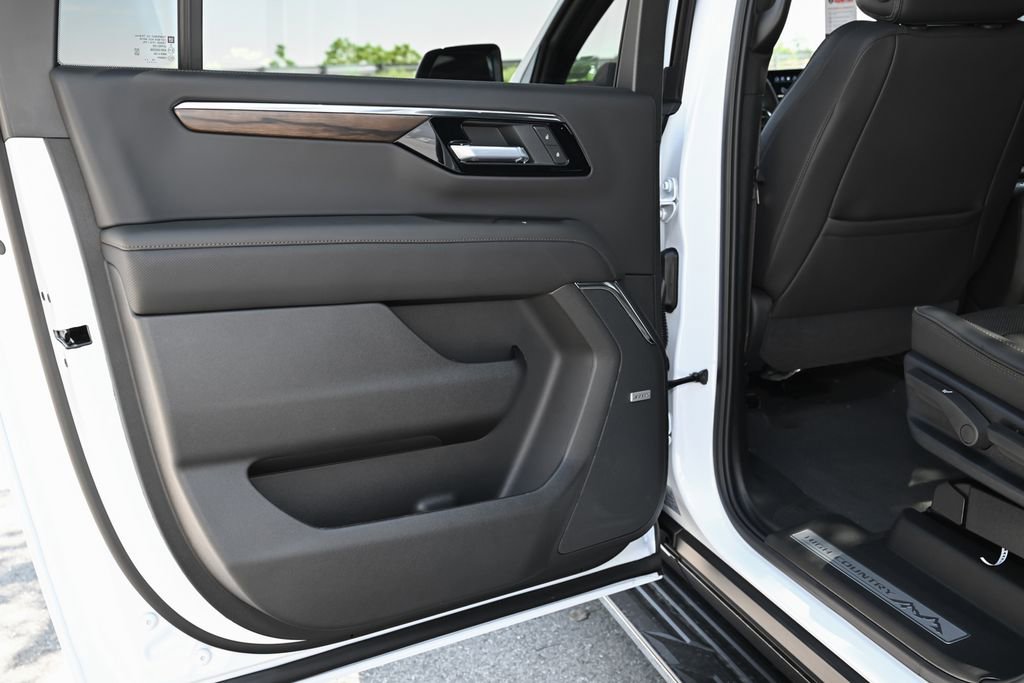 New 2026 Chevrolet Suburban High Country w/ Sun And Tow Package AWD/4WD image 40