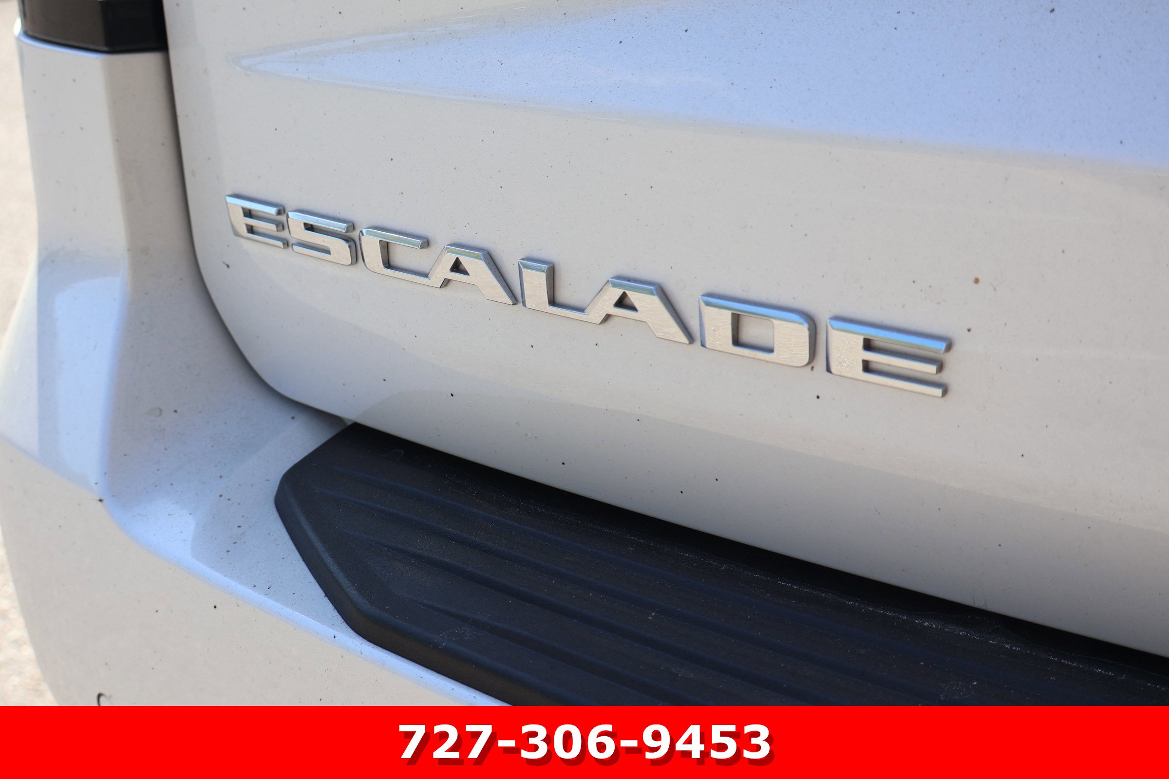 Used 2021 Cadillac Escalade Premium Luxury RWD image 9