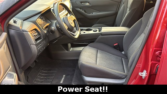 Used 2024 Nissan Rogue SV image 6