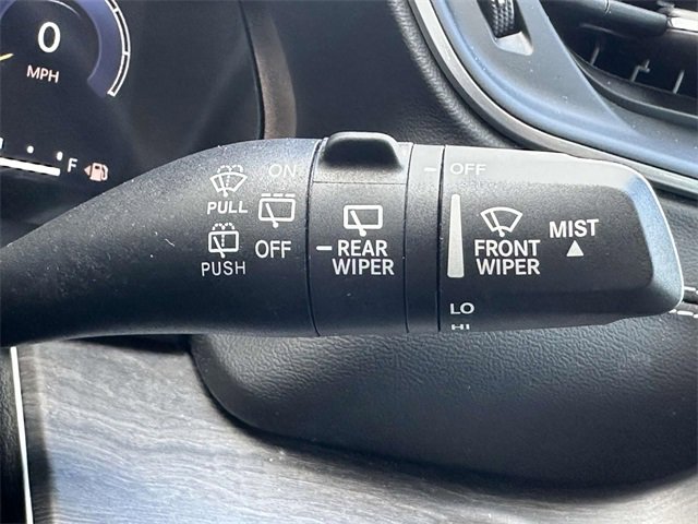 Used 2024 Jeep Grand Cherokee Limited image 32