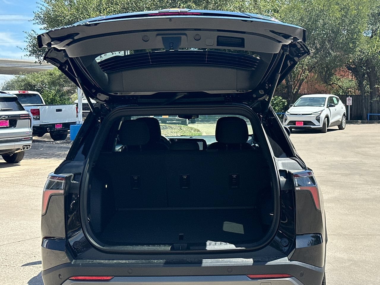 New 2027 Chevrolet Equinox LT FWD image 24