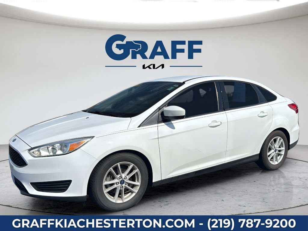 Used 2018 Ford Focus SE FWD image 2