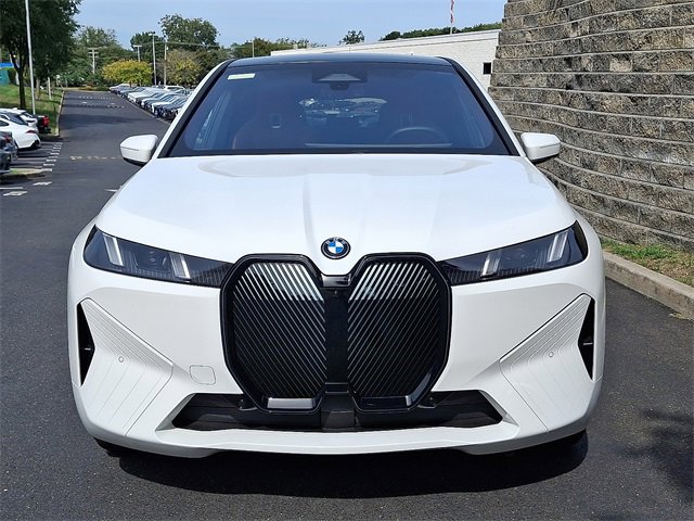 New 2026 BMW iX xDrive60 w/ Premium Package image 2