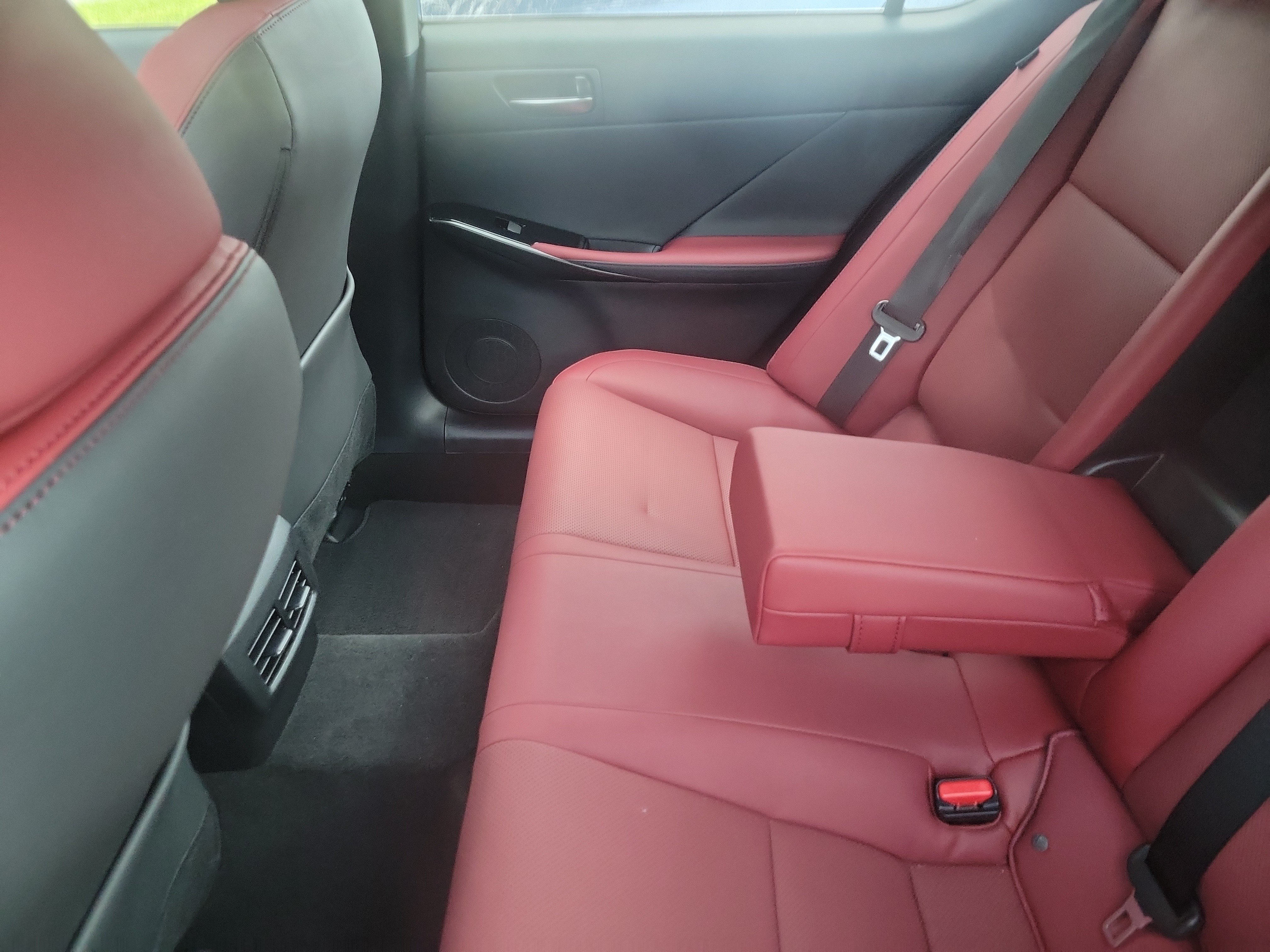 Used 2025 Lexus IS 300 w/ Comfort Package RWD image 12