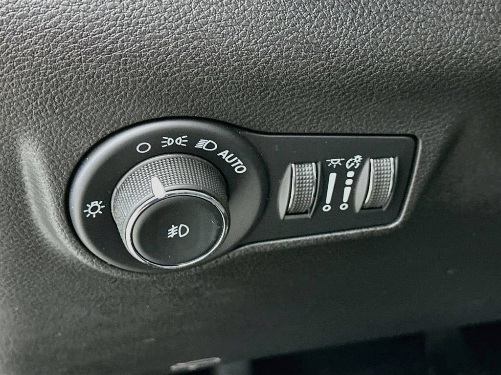 Certified 2023 Jeep Compass Trailhawk AWD/4WD image 17