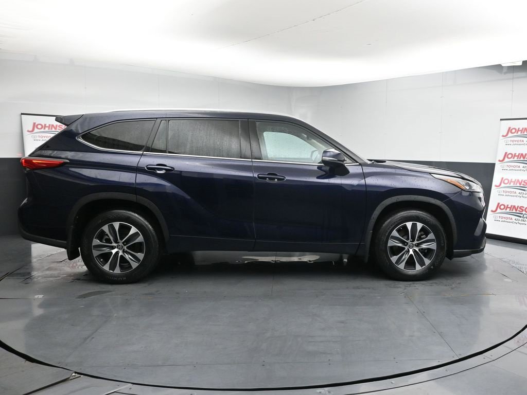 Used 2020 Toyota Highlander XLE image 9