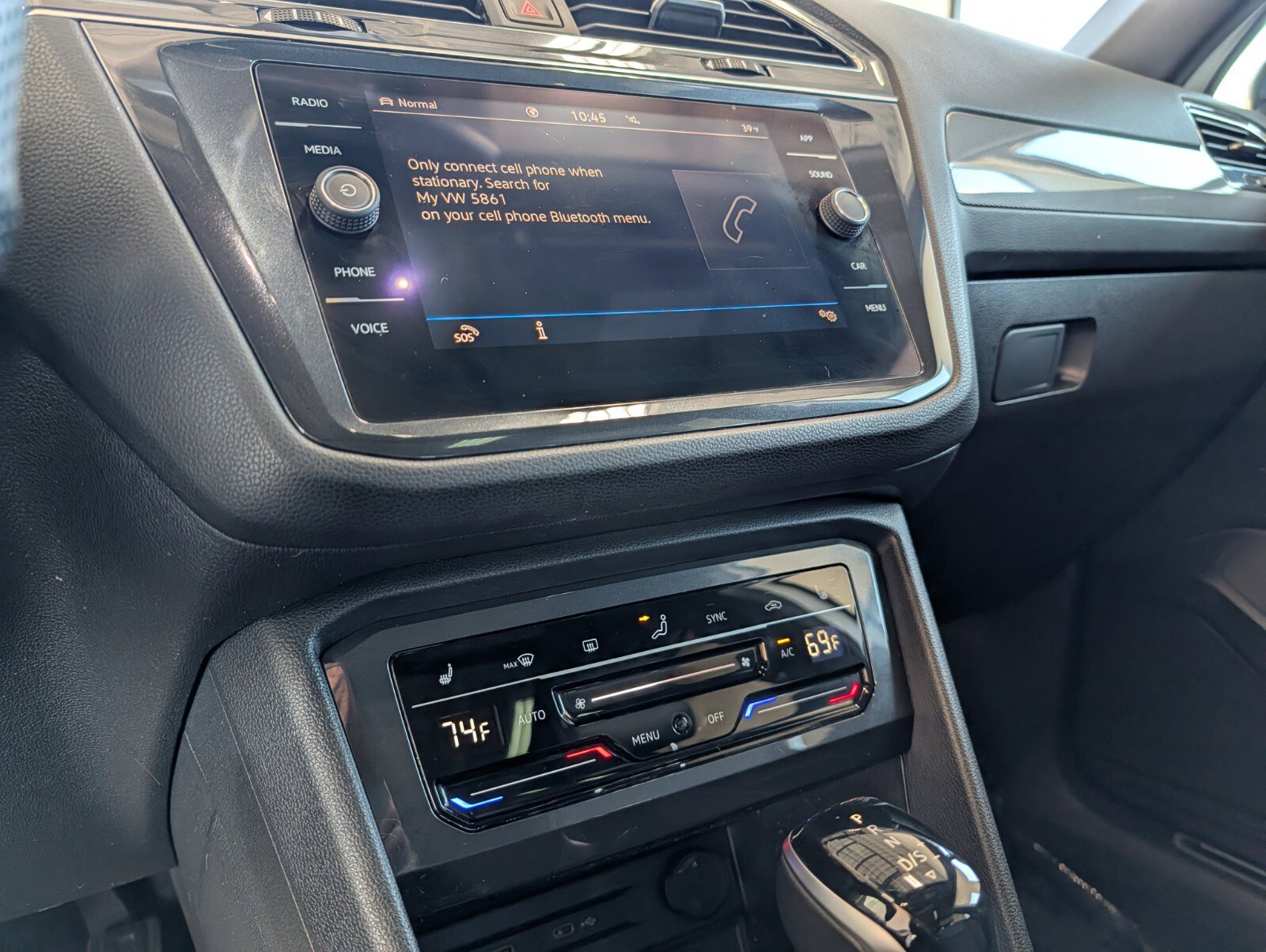 Used 2022 Volkswagen Tiguan SE R-Line image 23