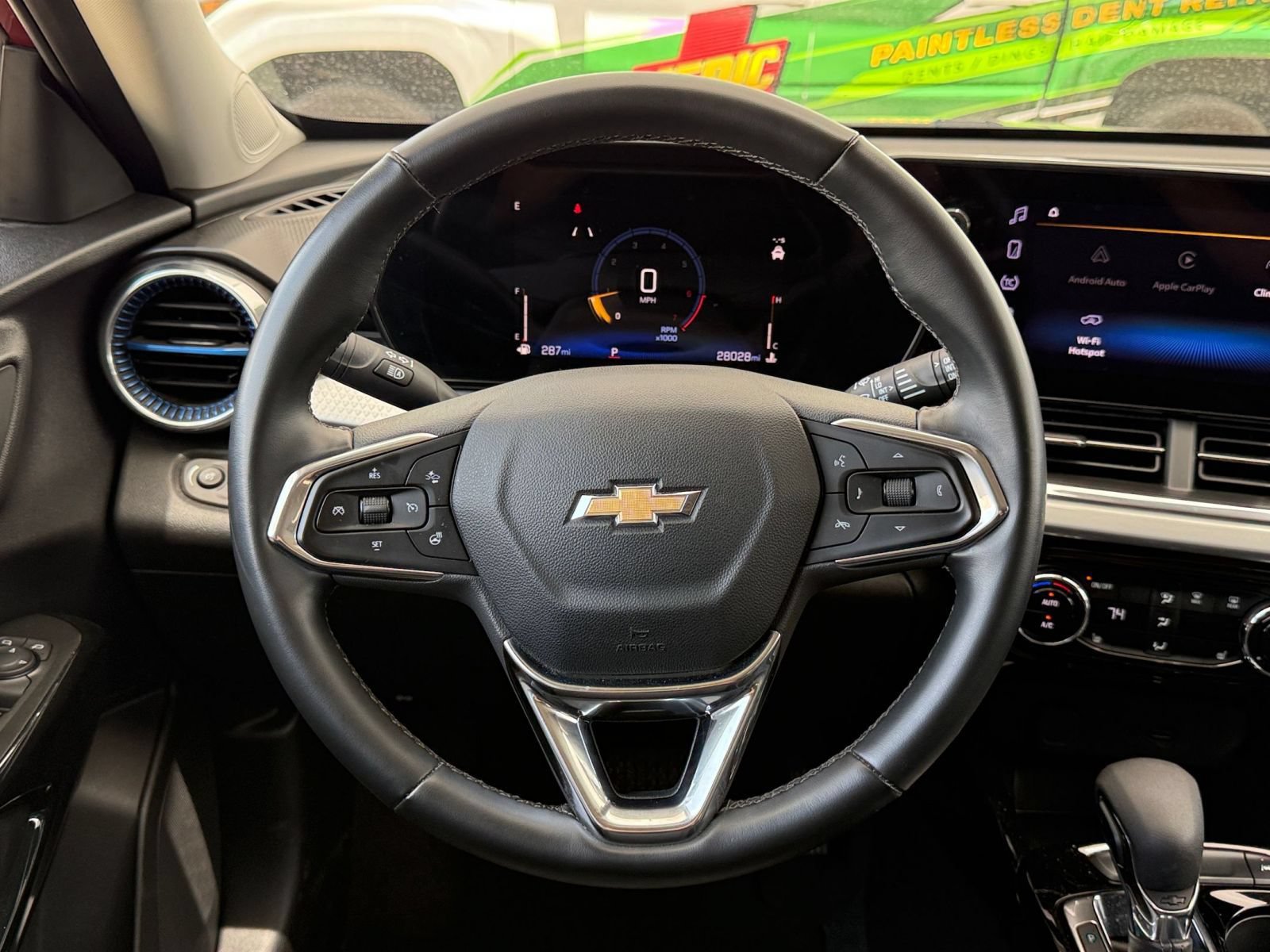 Used 2025 Chevrolet Trax LT w/ LT Convenience Package FWD image 28
