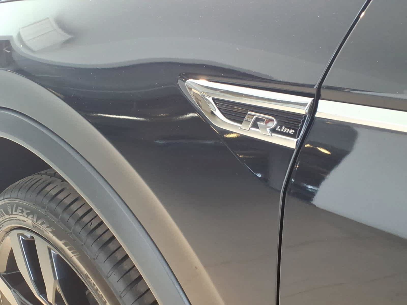 Used 2020 Volkswagen Tiguan SE R-Line AWD/4WD image 9