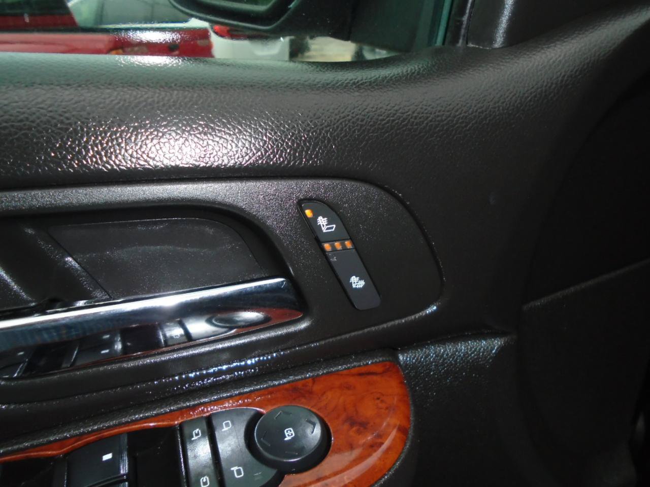 Used 2012 Chevrolet Avalanche LT w/ All-Star Edition RWD image 19