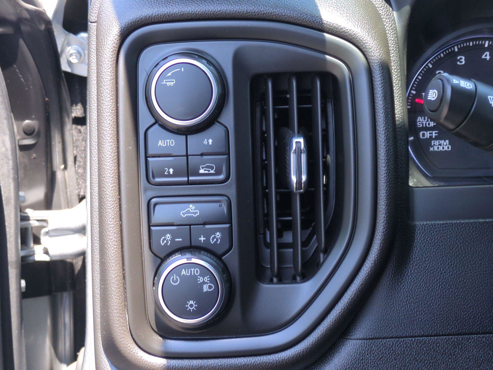 New 2023 Chevrolet Silverado 1500 Custom w/ LPO, Dark Essentials Package AWD/4WD image 18