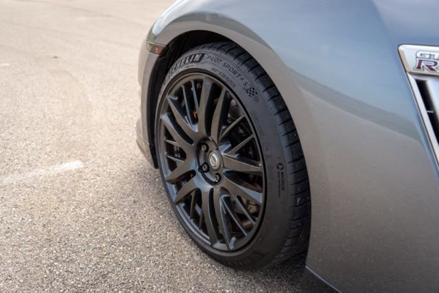 Used 2016 Nissan GT-R Premium image 11