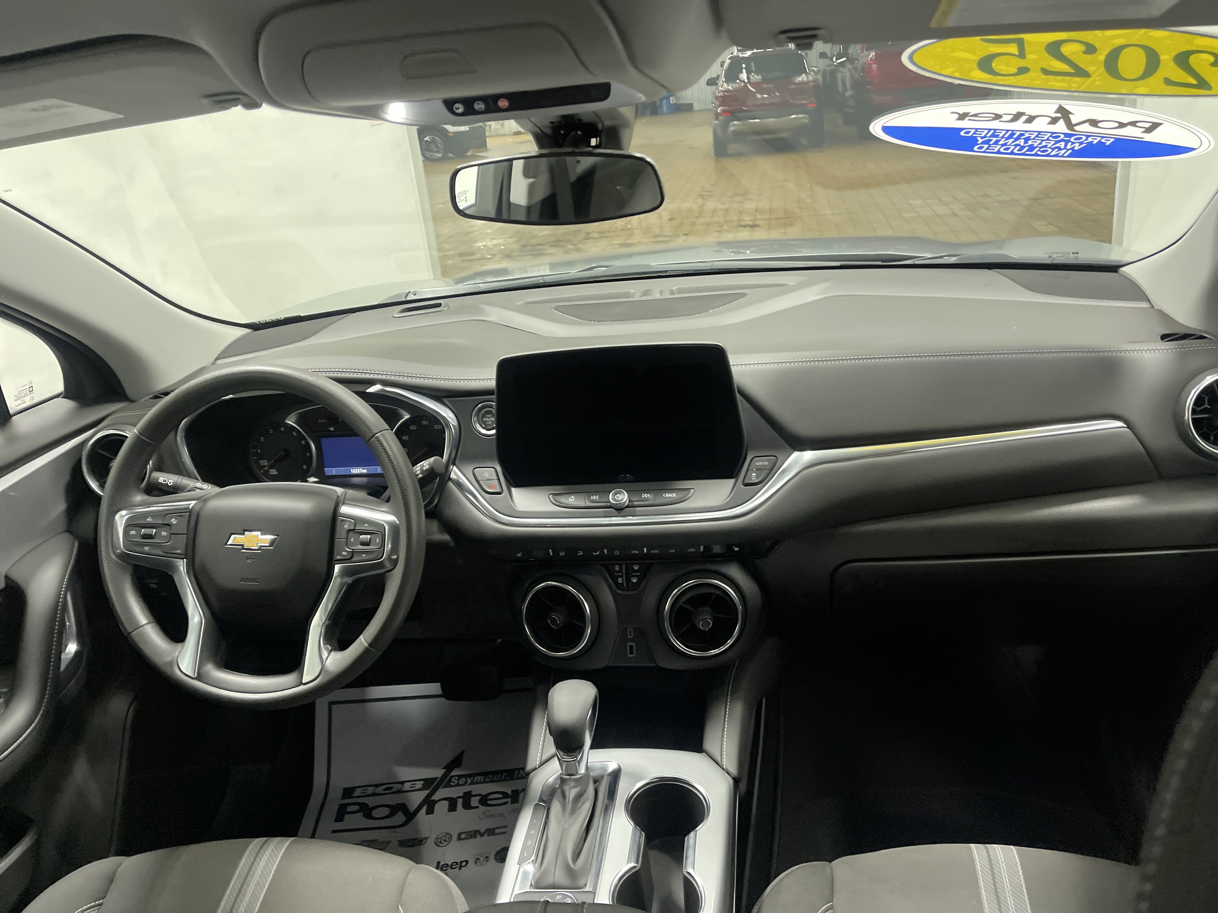 Used 2025 Chevrolet Blazer LT AWD/4WD image 23
