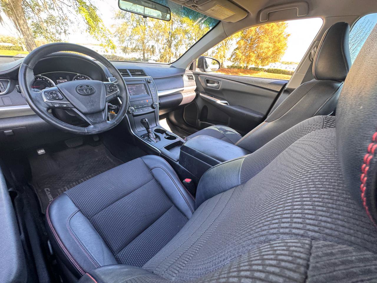 Used 2017 Toyota Camry SE image 17