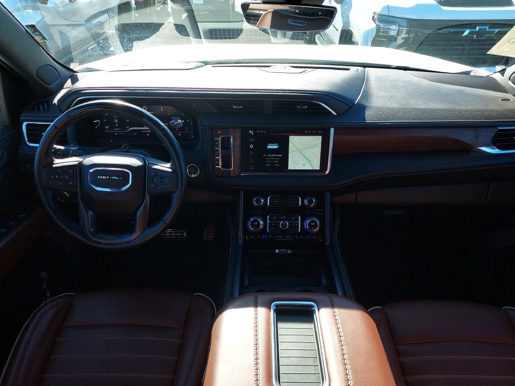 Used 2024 GMC Yukon Denali Ultimate AWD/4WD image 15