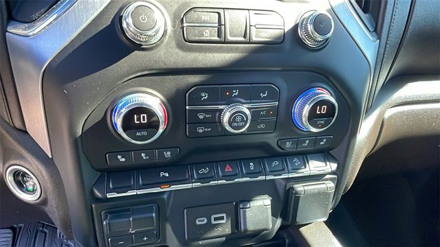 Used 2022 GMC Sierra 2500 SLT w/ SLT Premium Package image 21