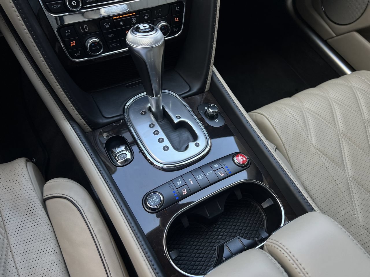 Used 2014 Bentley Flying Spur W12 AWD/4WD image 18