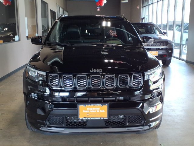 Certified 2024 Jeep Compass Limited w/ High Altitude Package AWD/4WD image 3