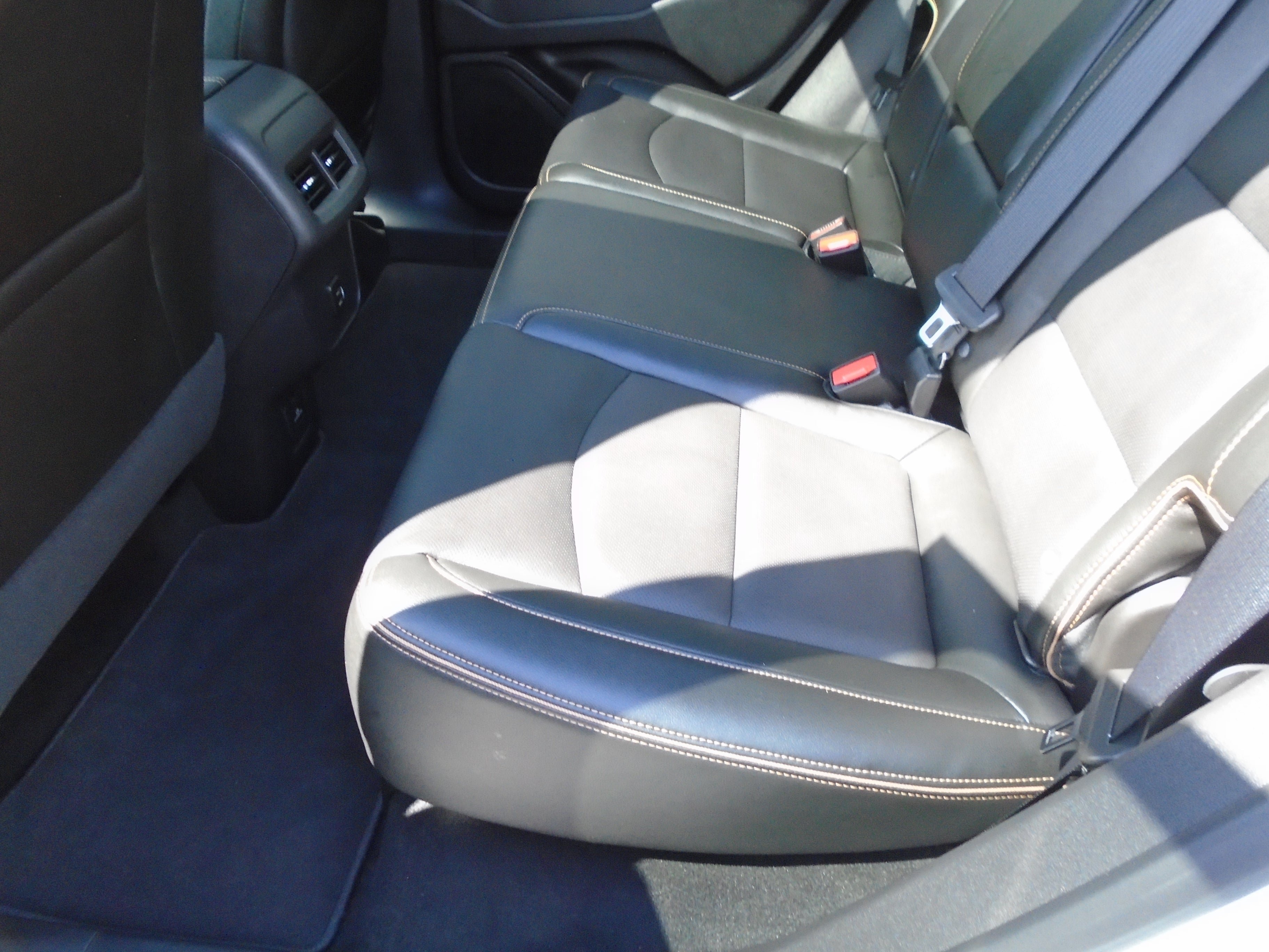 Certified 2024 GMC Terrain AT4 w/ Infotainment Package II AWD/4WD image 44