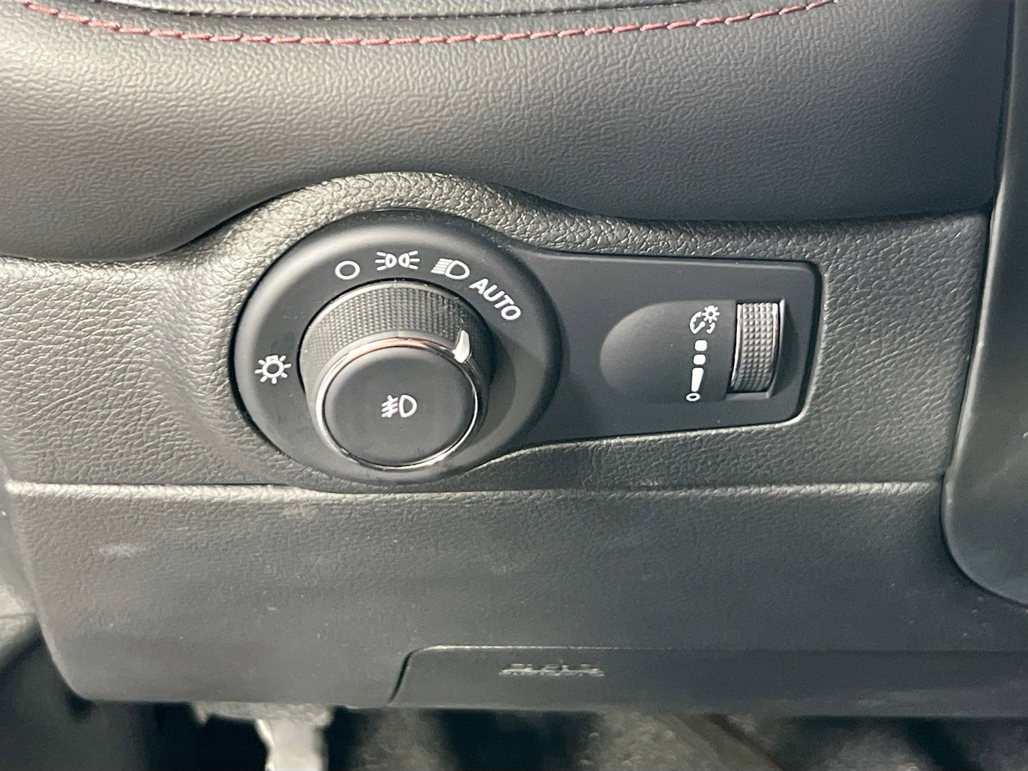 Used 2022 Dodge Durango R/T w/ Blacktop Package image 10