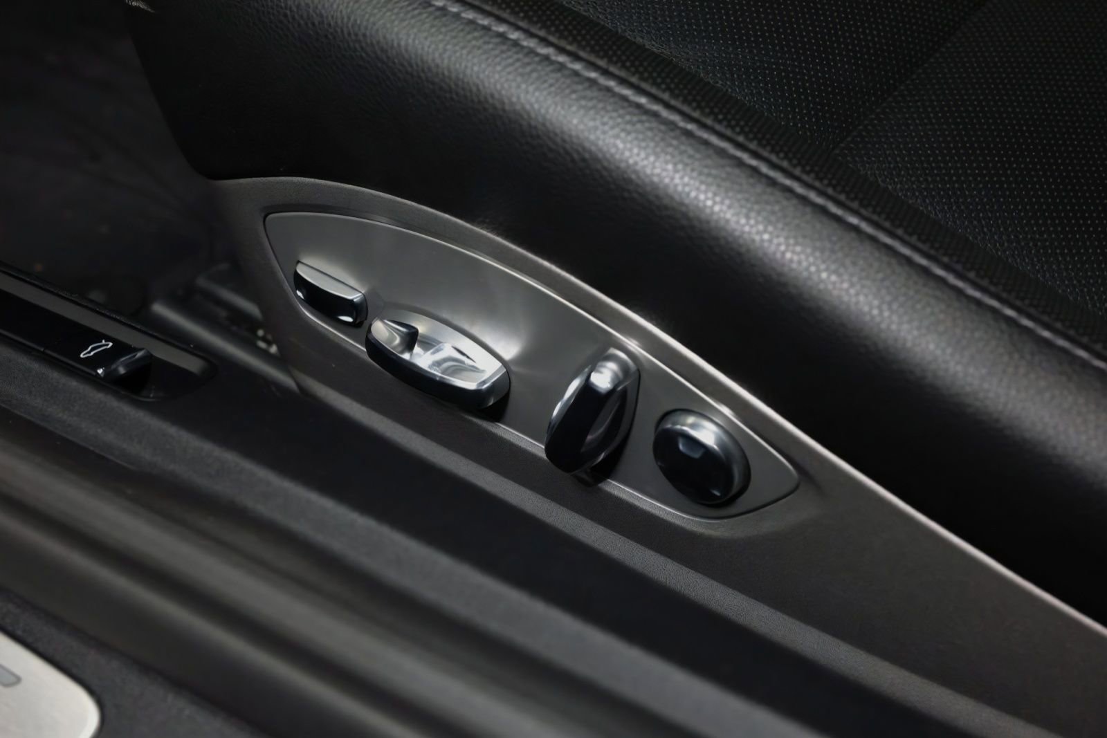 Used 2018 Porsche 911 Targa 4S image 40