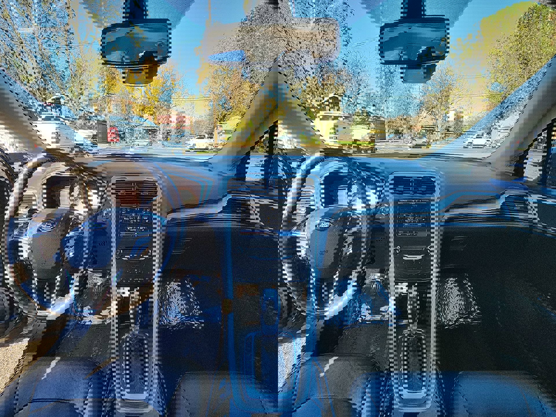 Used 2015 Ford Fusion SE w/ Equipment Group 202A image 26