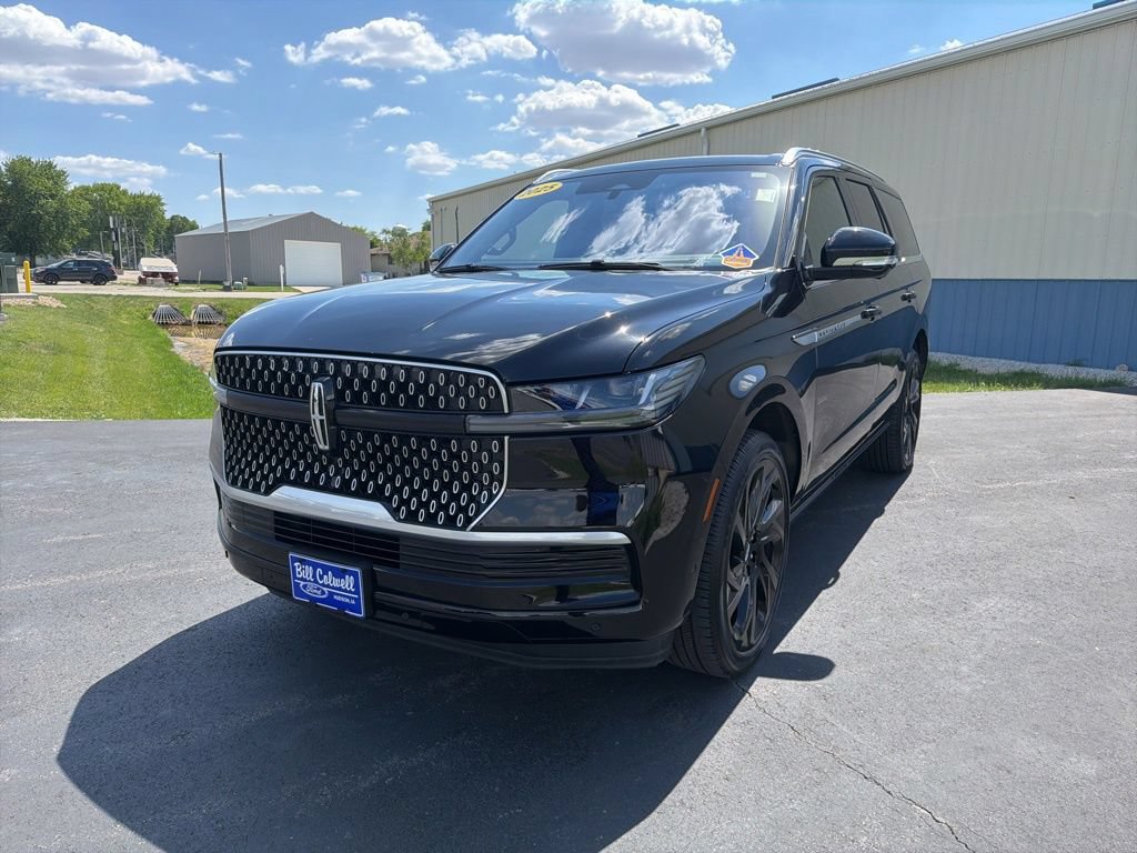 Used 2025 Lincoln Navigator Reserve AWD/4WD image 8