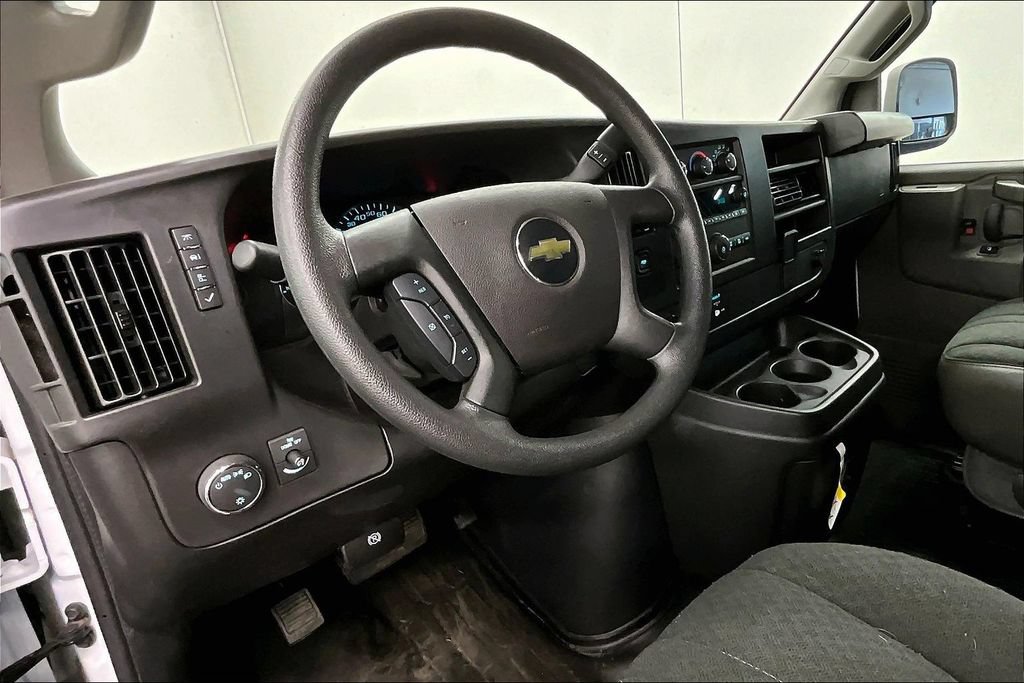 Used 2025 Chevrolet Express 2500 w/ Driver Convenience Package RWD image 4