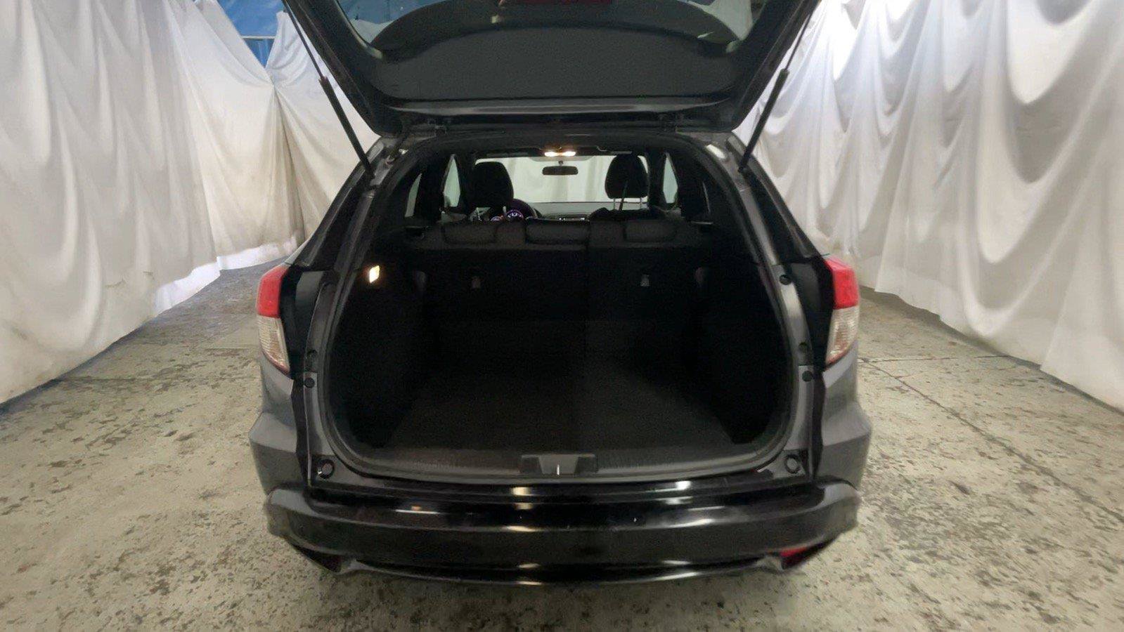 Used 2021 Honda HR-V Sport image 21