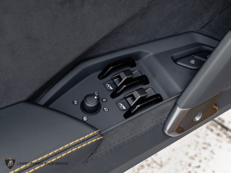 Used 2026 Lamborghini Temerario AWD/4WD image 30