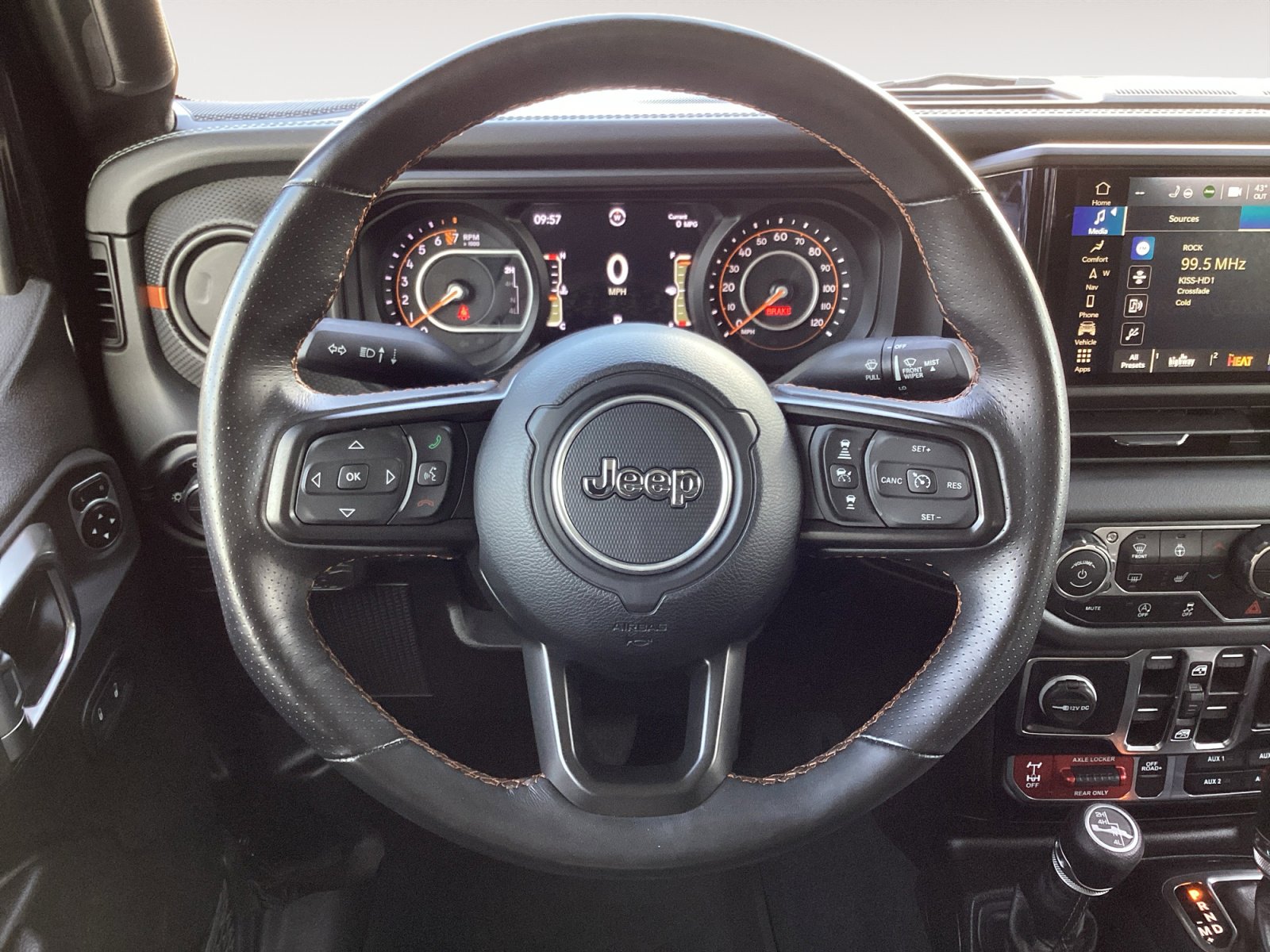 Used 2024 Jeep Gladiator Mojave w/ Technology Group image 17