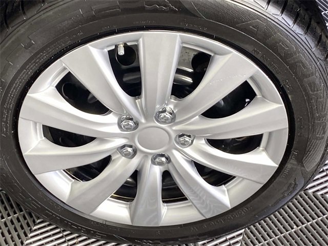 Used 2021 Toyota Corolla LE w/ Carpet Mat Package (TMS) image 27