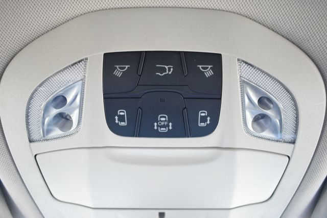 Used 2024 Chrysler Pacifica Touring-L FWD image 28
