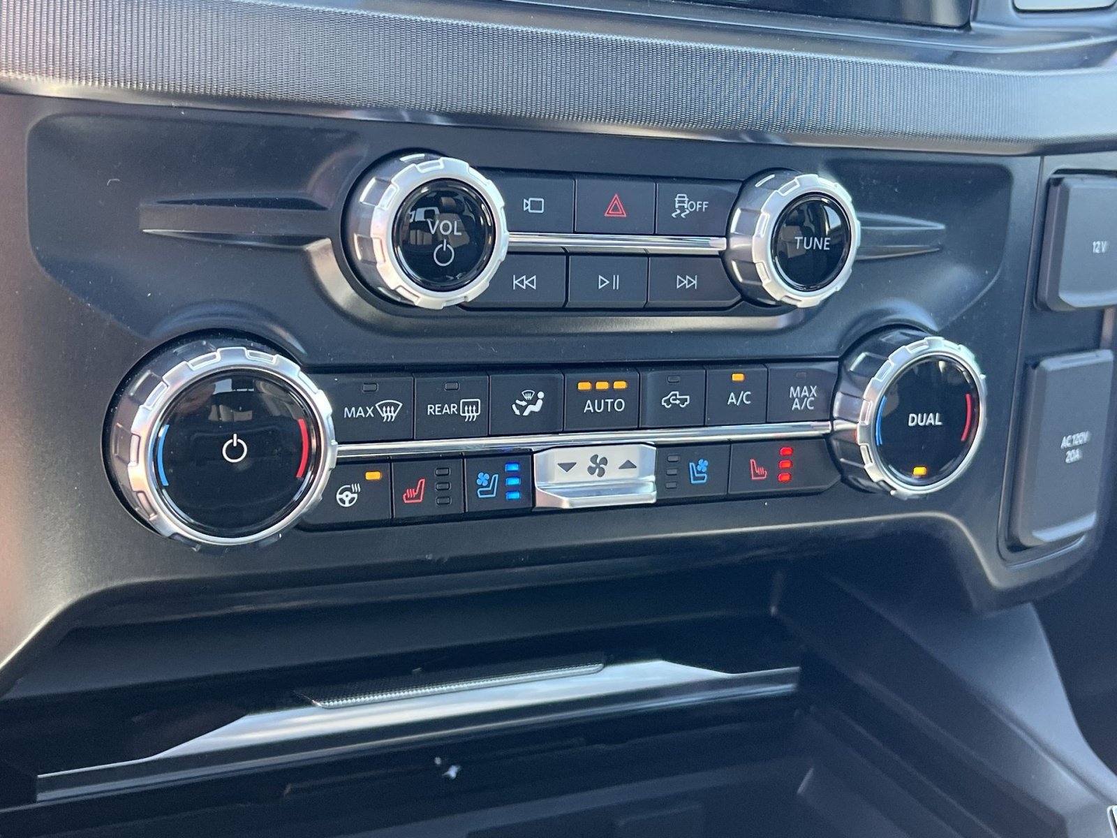 New 2026 Ford F350 Platinum AWD/4WD image 21