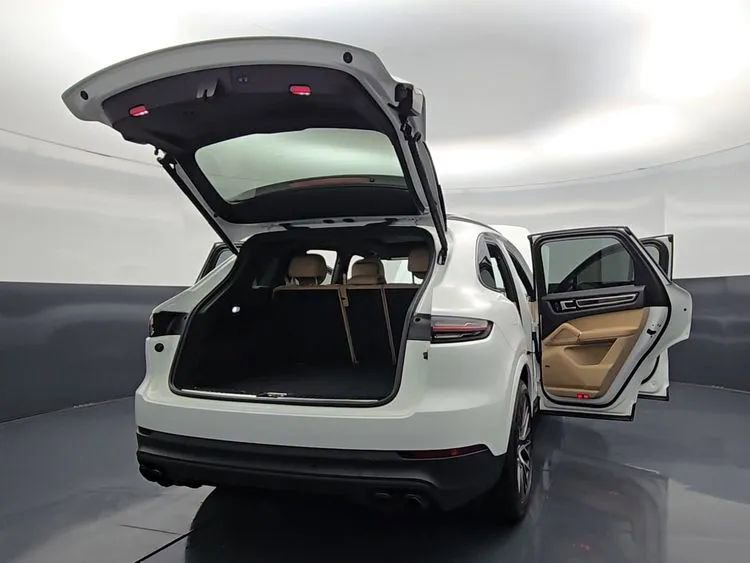 Used 2022 Porsche Cayenne AWD/4WD image 20