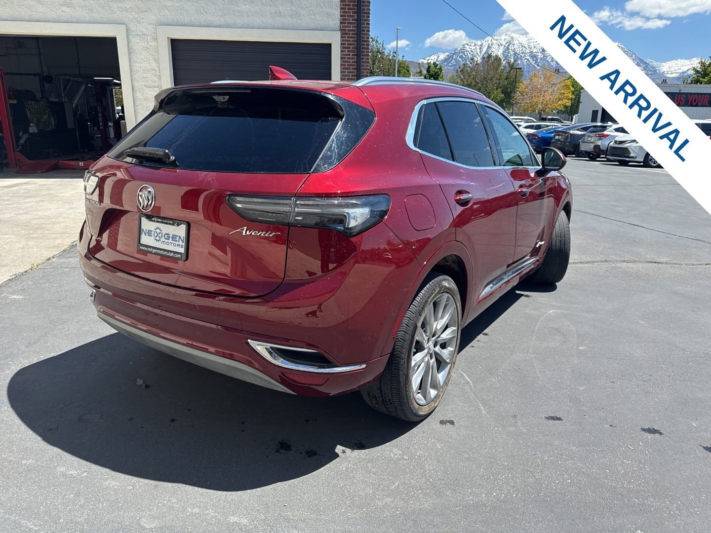 Used 2022 Buick Envision Avenir w/ Technology Package II FWD image 7